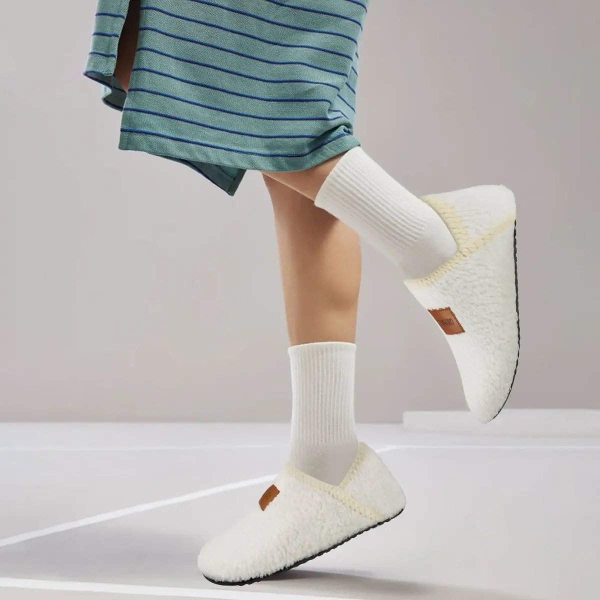 House Slippers for Women Men Indoor Barefoot Slippers Socks Furry Slip on House Shoes Cozy Comfy Slippers for Home Bedroom Travel Yoga - Love Salve